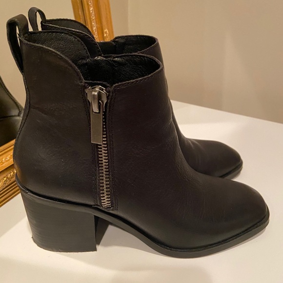 Lucky Brand Walba Leather Upper 